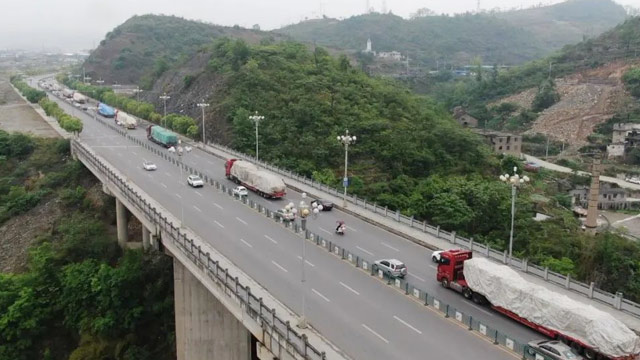 九九影视水蜜桃铝产业园投产，“归雁经济” 助力产业升级