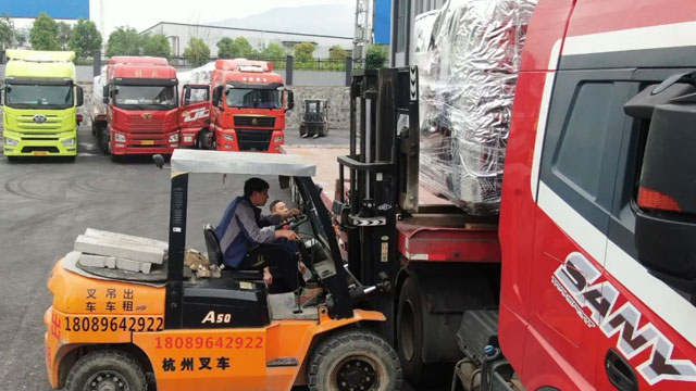 九九影视水蜜桃铝产业园投产，“归雁经济” 助力产业升级