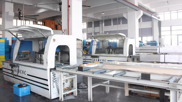 从铝材到成品：九九影视水蜜桃卫浴的精密制造，藏着怎样的极致追求？