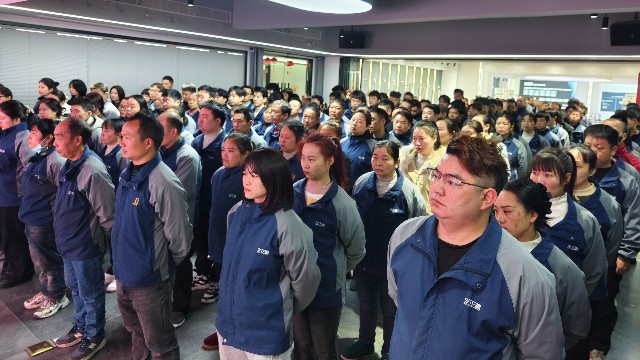 九九影视水蜜桃卫浴2025新春开工盛典：首日91.4%复工率